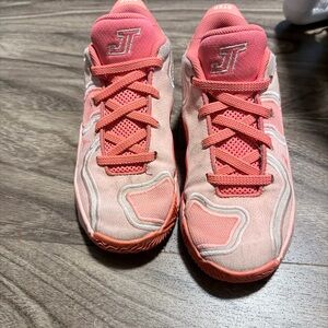 Little boys Tatum 3 size 13.5!